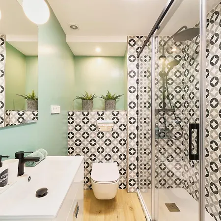 Hola Charming & Old Town *